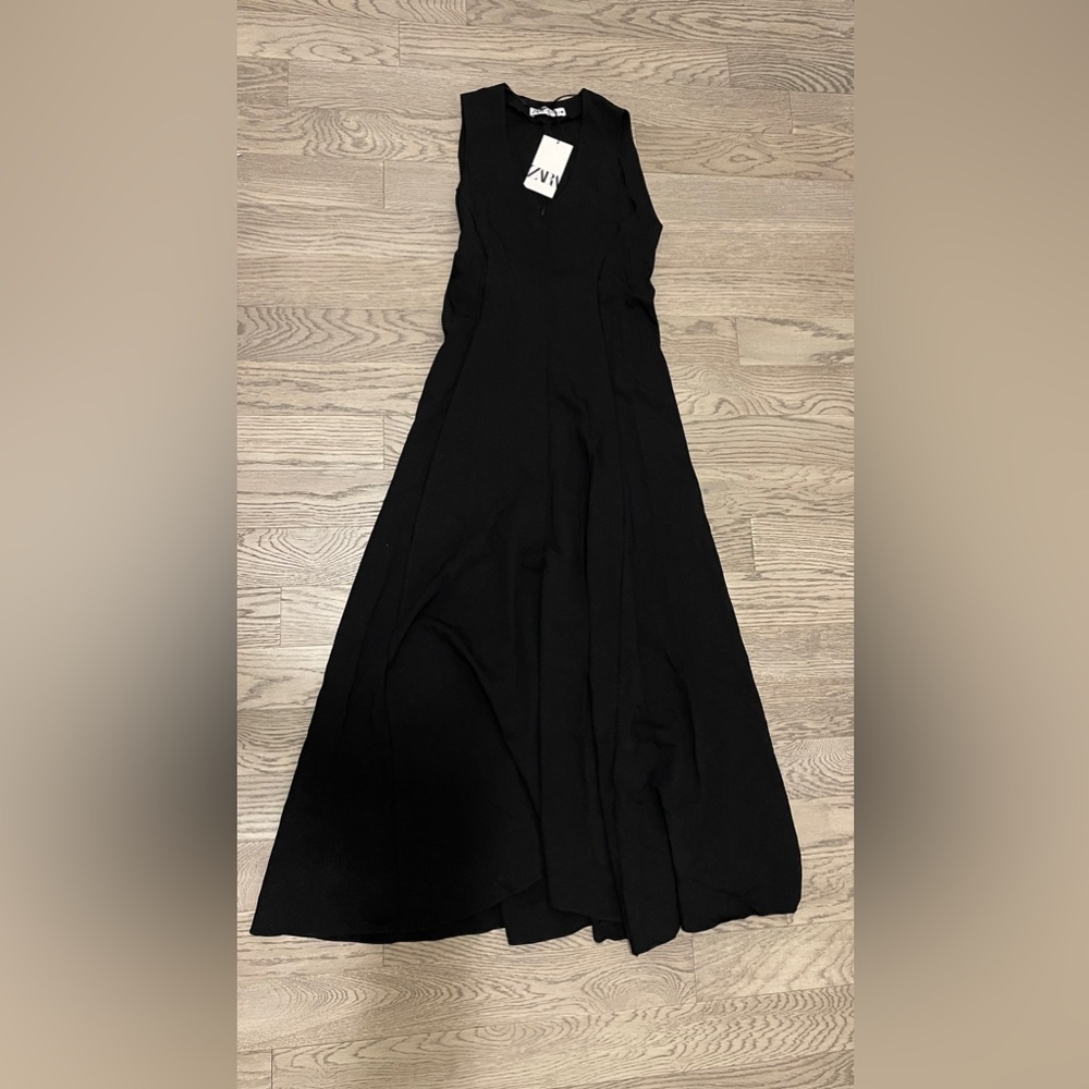 NEW. NWT. Zara Black Sleeveless A-Line Maxi Dress